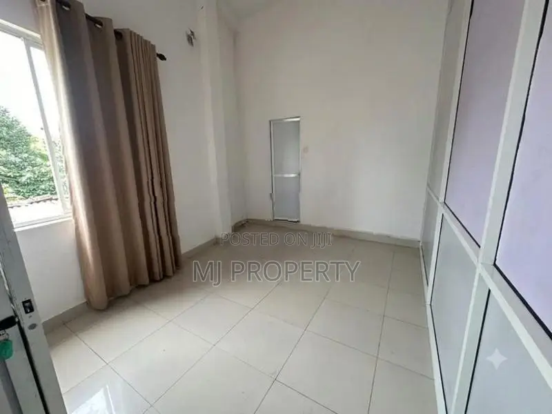 ( YR-1084 ) Valuable Upper Floor House Rent in Homagama