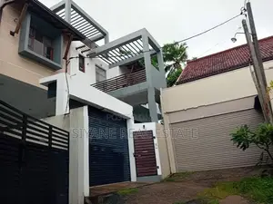 Nugegoda Beautiful Modern Three Storey House For Sale.