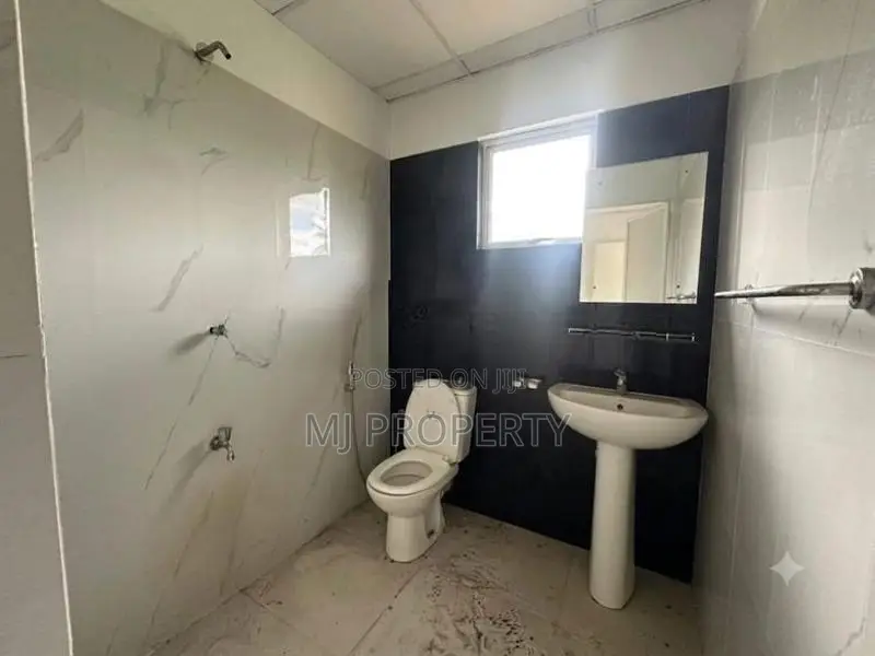 ( YR-1083) Valuable Upper Floor House Rent in Homagama
