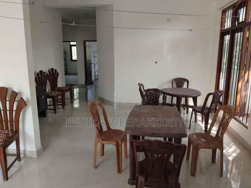 කාන්තාවන් සදහා ශෙයාරින් රූම්ස් හෝමාගම