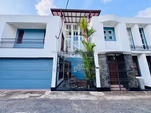 Spacious Family Home with Dual Living Units for Sale in Papiliyana
