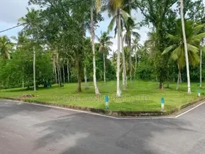 වේයන්ගොඩ නගරයට සමීපව බිම් කොටස්