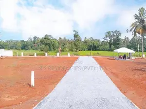 Paddy Facing Land in Dambadeniya O11