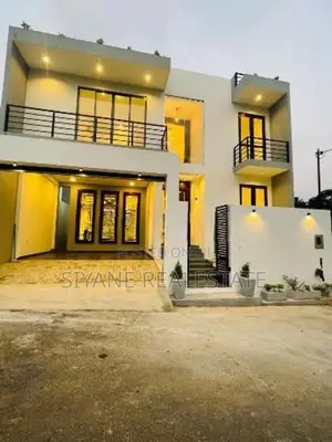 Beautiful Luxury Living In Polgasovita