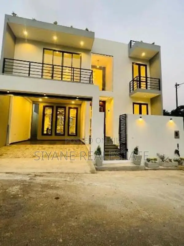 Beautiful Luxury Living In Polgasovita