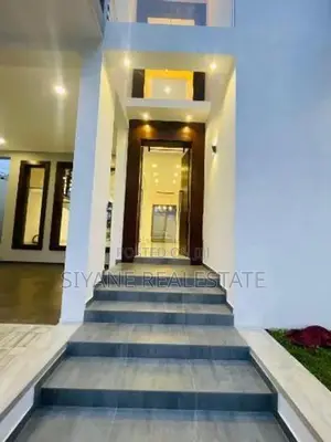 Beautiful Luxury Living In Polgasovita