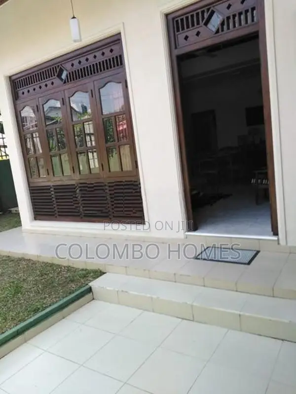 House for sale - lake crescent Attidiya