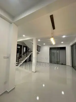 Beautiful Luxury Living In Polgasovita