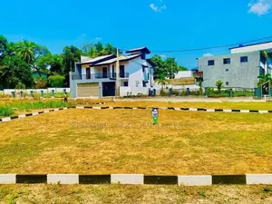අතුරුගිරියෙන් 8.p නේවාසික බිම් කොටස් D29