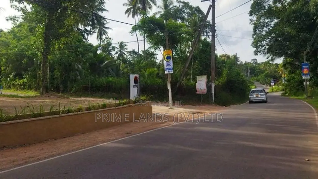 මිනුවන්ගොඩ බිම් කොටස්