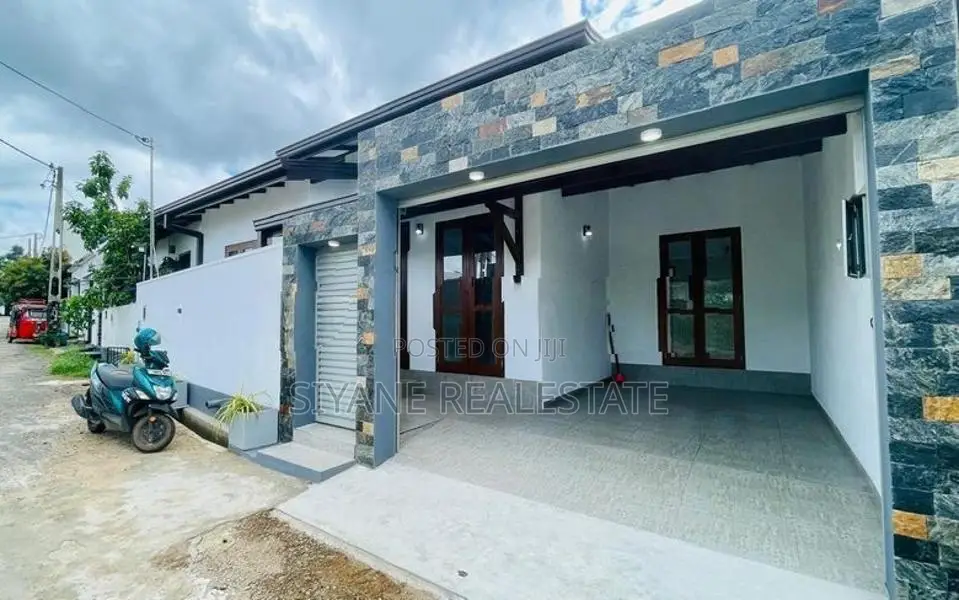 Beautiful House for Sale in Athurugiriya