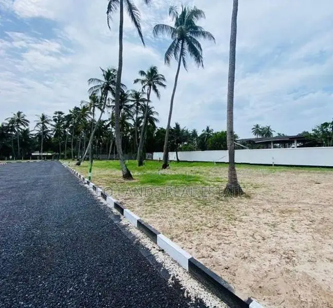 (SL951) 32 Perch Land for Sale in Marawila