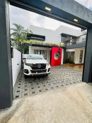 Super Luxury House for Sale Kothalawala Ds3910