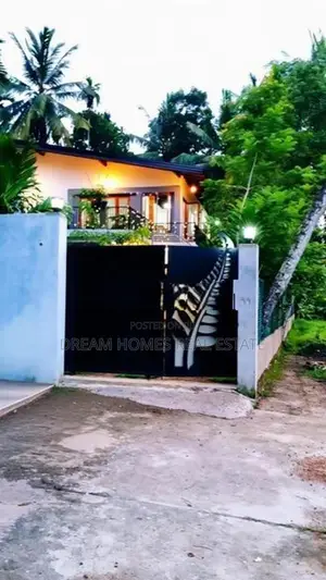 Luxury Home for Sale in Nittambuwa | Nature