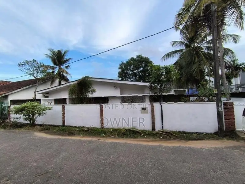 Single-Storey House for Rent in Battaramulla