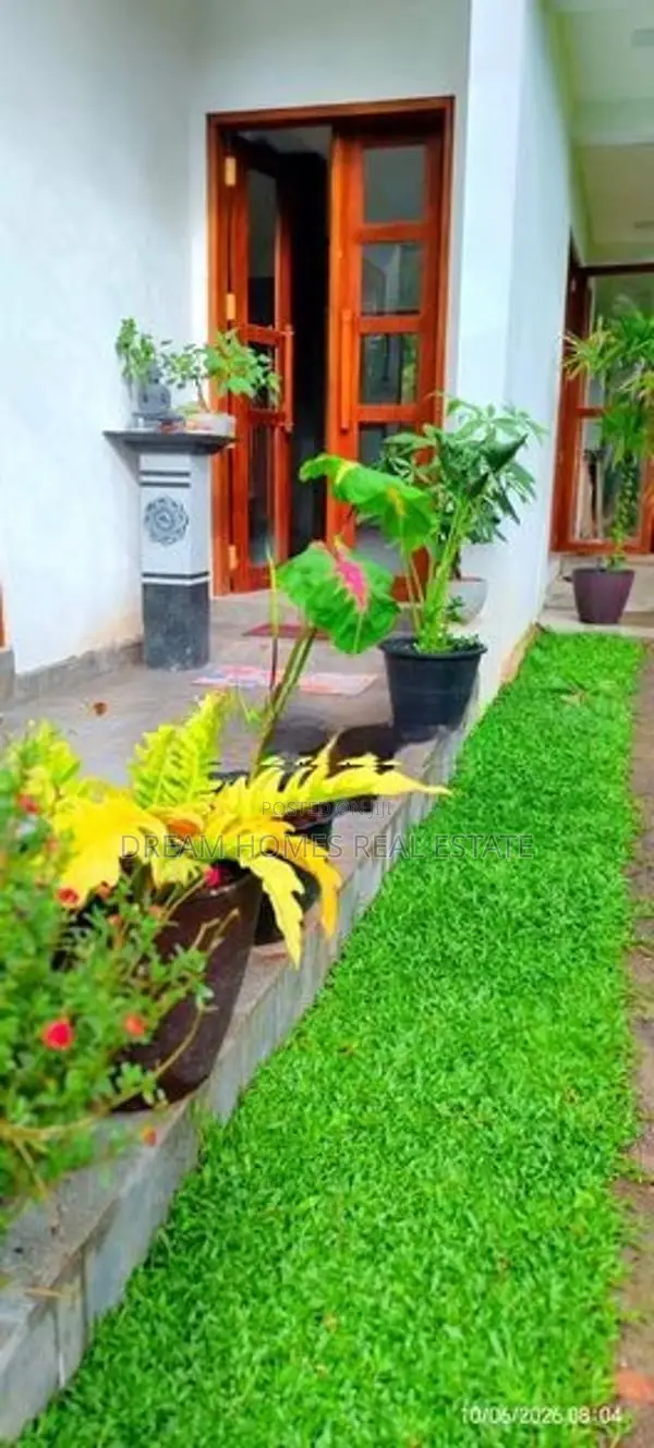 Luxury Home for Sale in Nittambuwa | Nature
