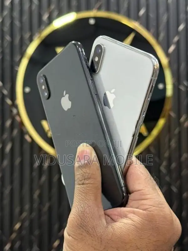Apple iPhone XS 64GB (Used)