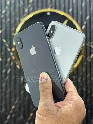 Apple iPhone XS 64GB (Used)