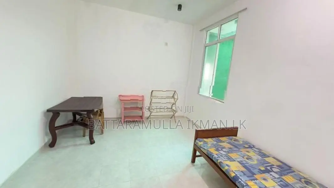 Room for Rent Battaramulla Boys Only