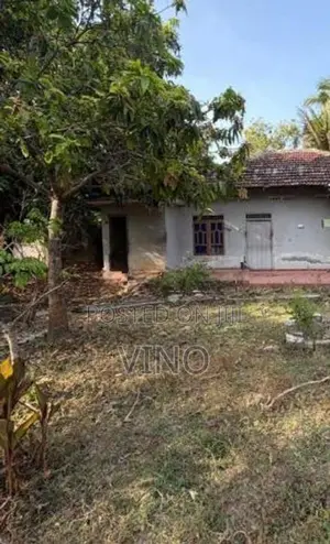 Land with House for Sale Pariyakulam
