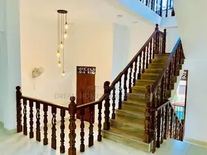 Spacious Luxury Residence with Grand Rooftop – Kadawatha Prime Locatio