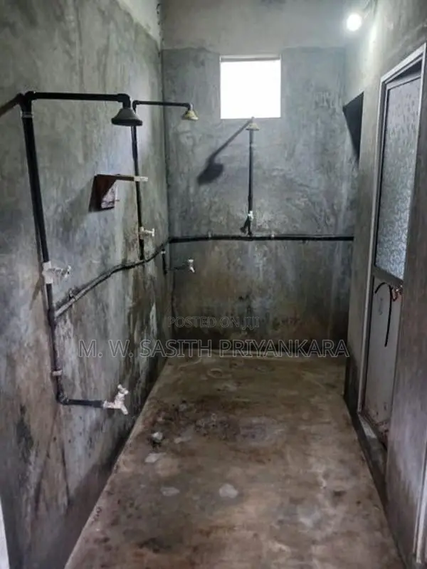 මරදාන දුම්රියපළ අසළ පිරිමි ළමුන් සදහා නවාතැන්