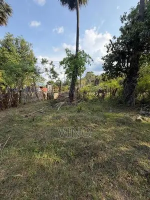 Land with House for Sale Pariyakulam