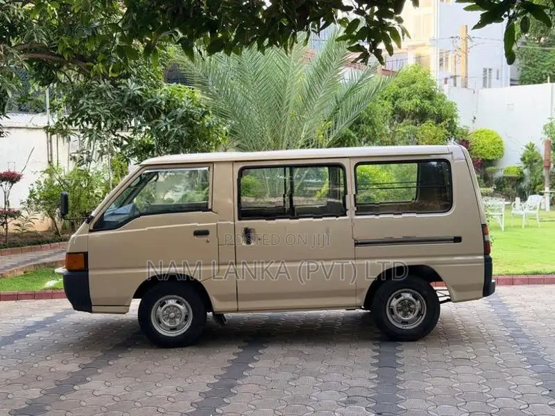 Mitsubishi L200 Delica 1986