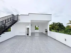 3-Storey Luxury House for Sale – Prime Location Near Siyabalape Juncti