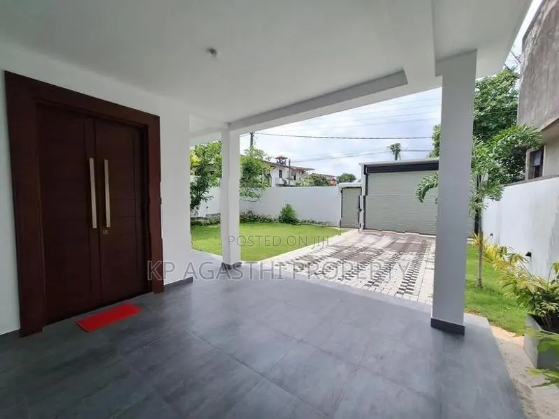 Athurugiriya Brand New House for Sale