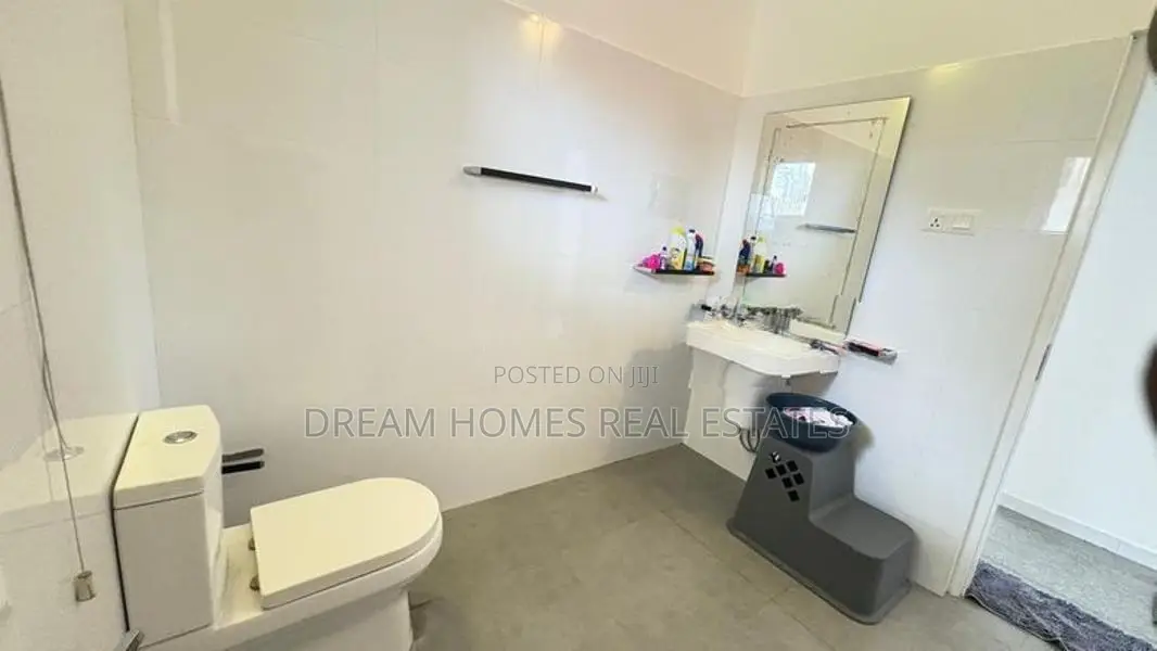 Spacious Family House with Furniture for Sale in Kandana