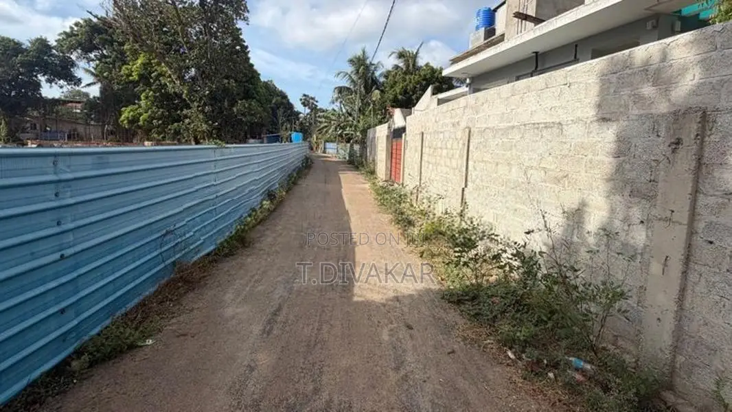 Land for Sale 150M from KKS Road Tellipalai