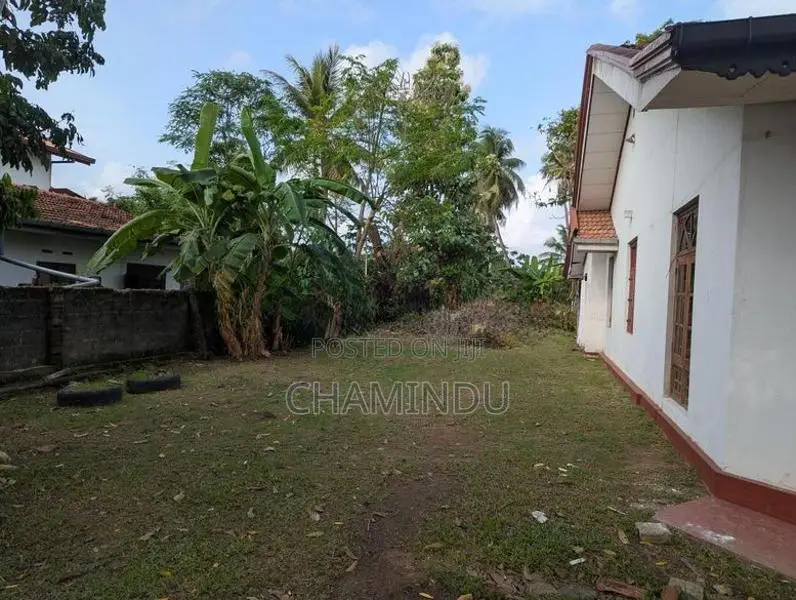 Land with House for Sale in Kalaeliya, Ja-Ela