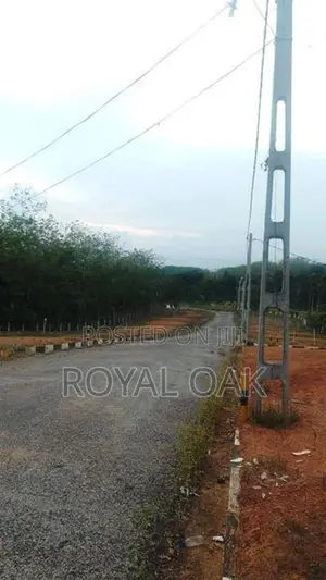 මීගොඩින් ඉඩමක්