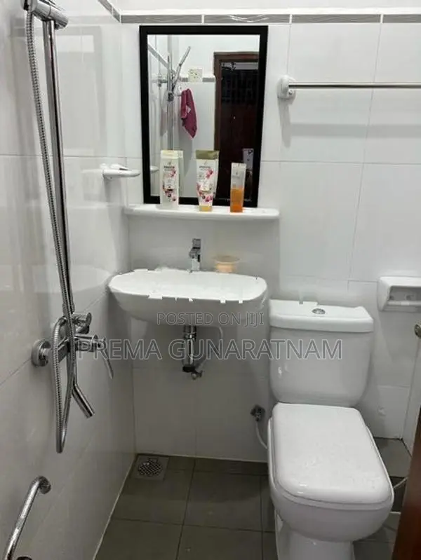 Wellawate First Floor Apartment with Sea Views