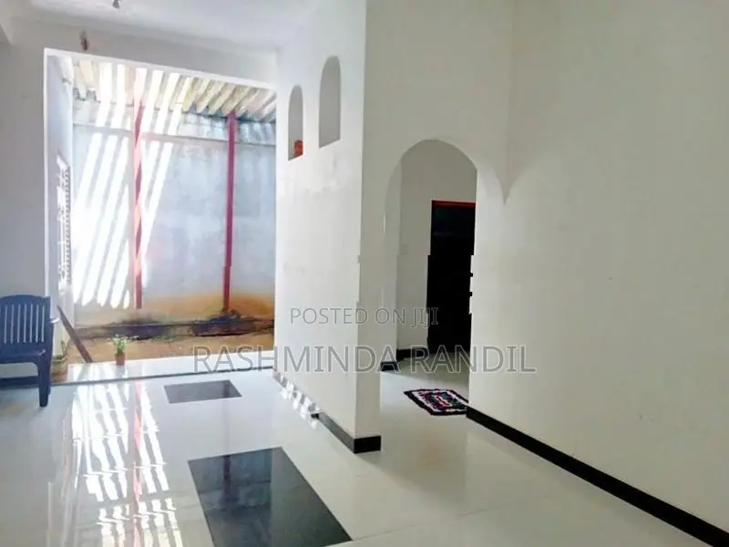 දෙමහල් නිවසක් බඳු දීමට ඇත මොනරාගල