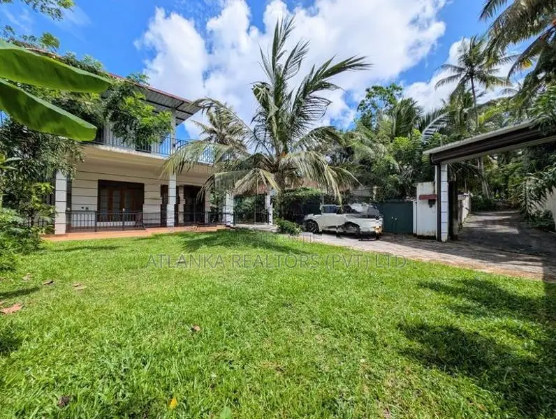 Brand New 5 Bedroom House for Sale in Pannipitiya