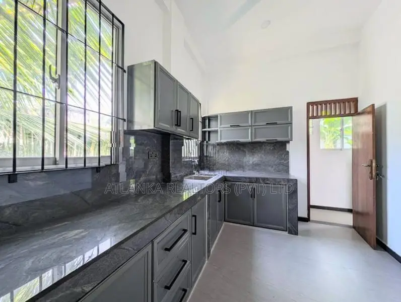 Brand New 5 Bedroom House for Sale in Pannipitiya