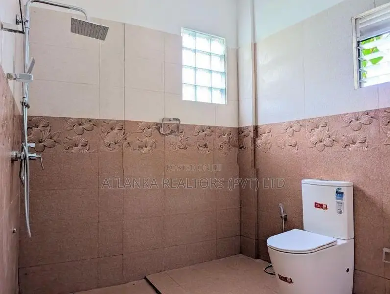 Brand New 5 Bedroom House for Sale in Pannipitiya