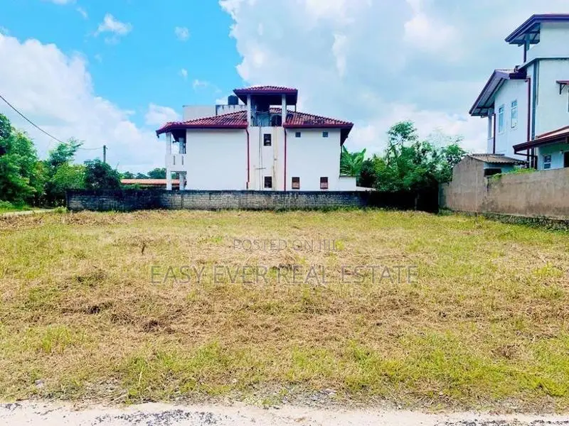 යක්කල නගරයෙන් බිම් කොටස් CH 13847