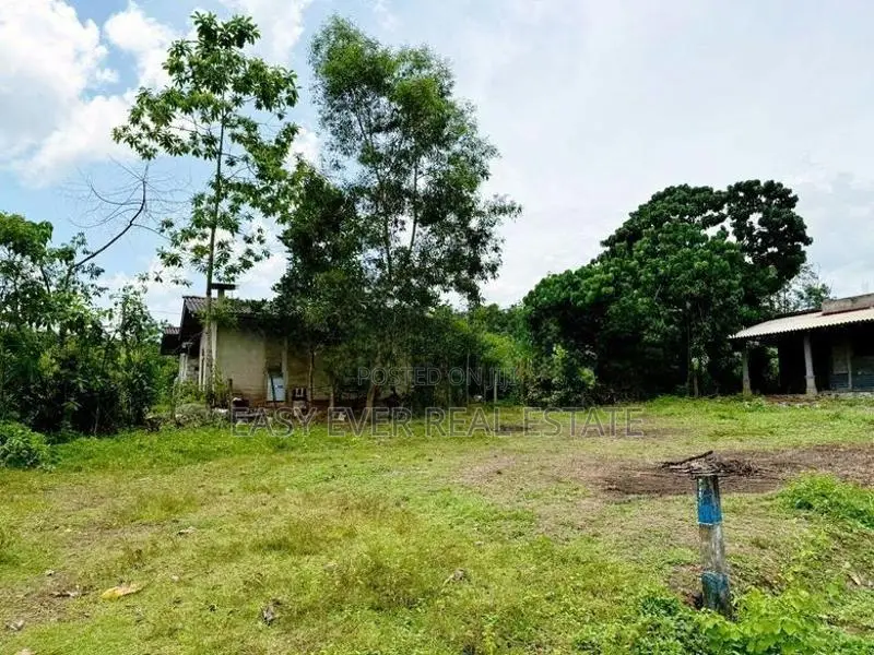 පාදුක්ක - මීපේ වටිනා නේවාසික බිම්කොටසක් විකිණීමට