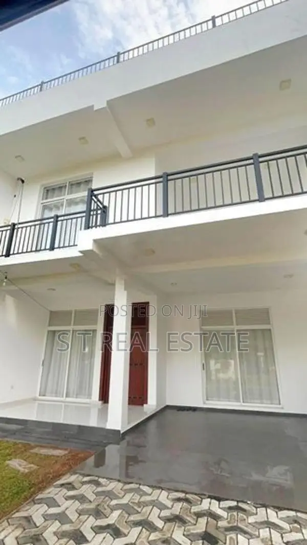 Almost New Luxury Two Storey House for Sale in Rathmalana.