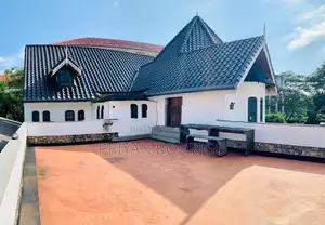 Extravagant British colonial villa/house for sale in Negombo