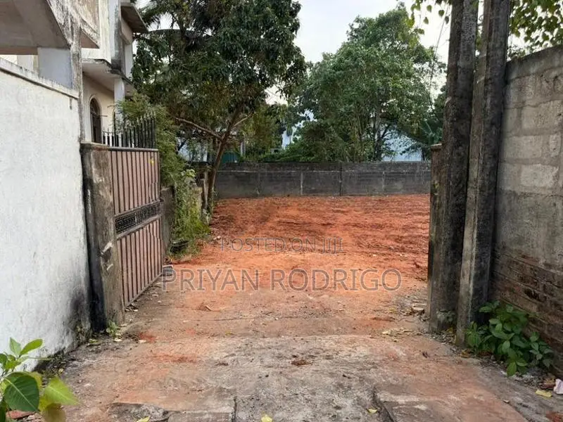 Delkanda Raththanapitiya Road 18.5 Perches of Land for Sale