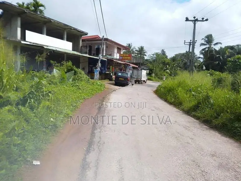 Land for Sale in Aluthgama