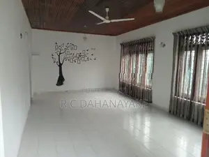 House for Sale in Batharamulla