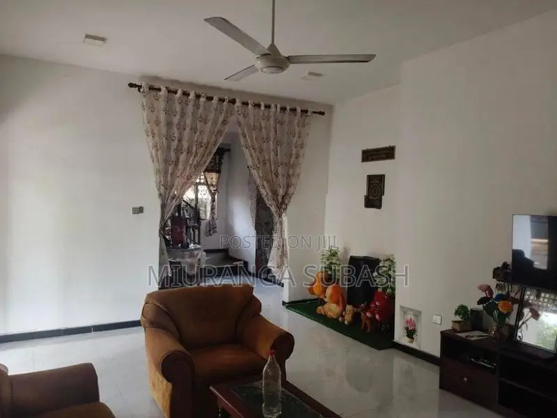Seeduwa House for Sale