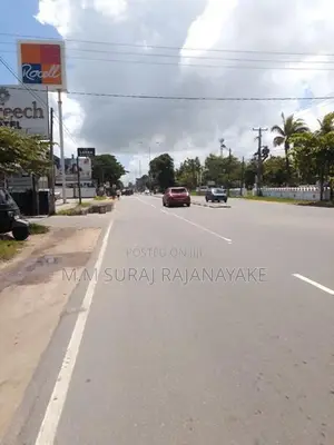 සීදුව - මුකලන්ගමුවෙන් වටිනා ඉඩමක් විකිණීමට ඇත.