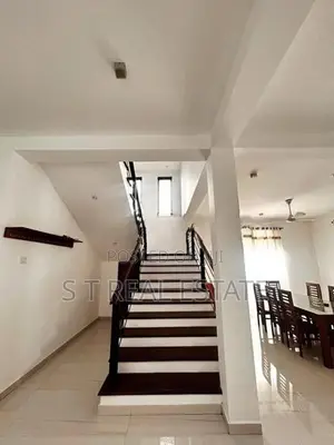 Almost New Luxury Two Storey House for Sale in Rathmalana.