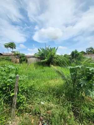 කිරිබත්ගොඩ ඊරියවැටිය පාරෙන් පර්චස් 8.95 ක නේවාසික ඉඩමක් විකිණීමට ඇත
